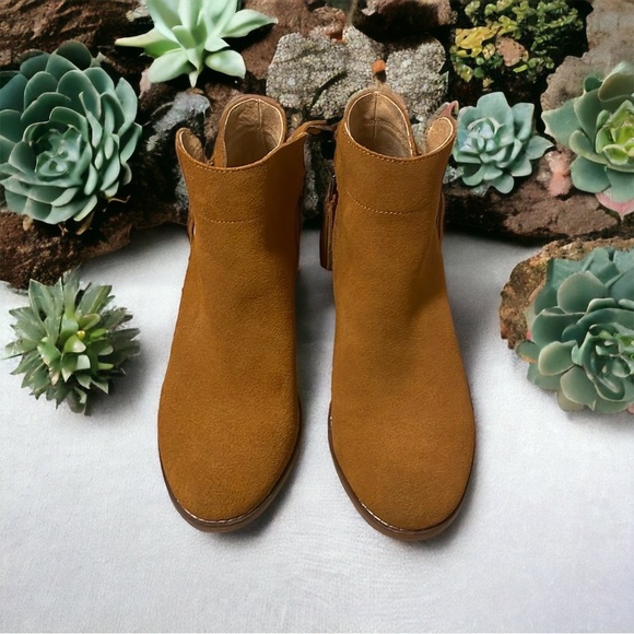 NWT Tan Leather Boots (Size 10) - Picture 2 of 2